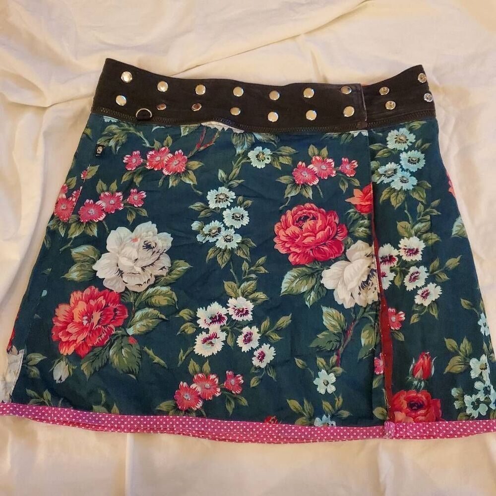 Zand Amsterdam adjustable multiway reversible skirt. One size.